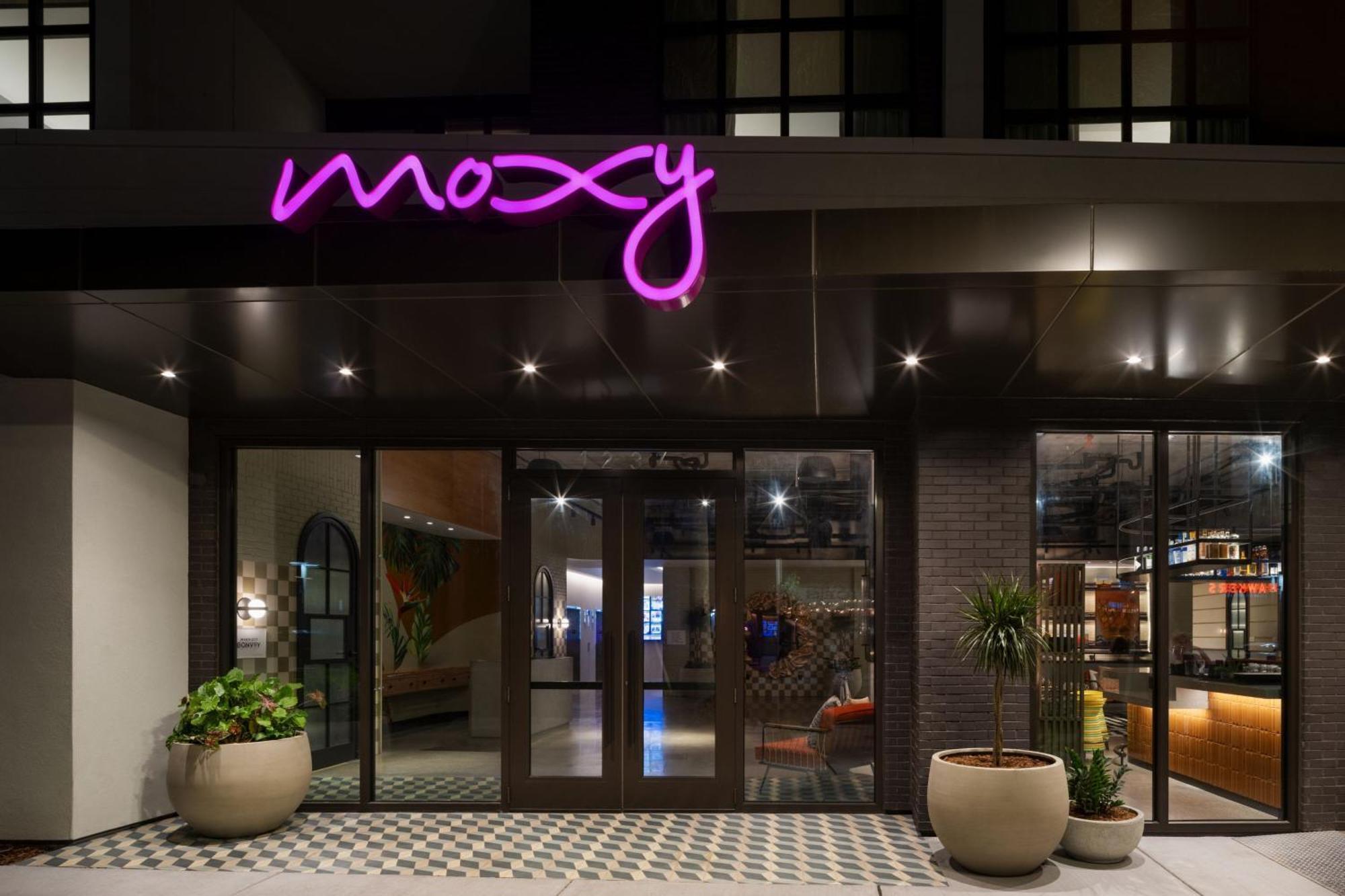 Moxy St. Petersburg Downtown Hotel Kültér fotó